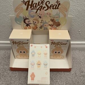 Have a Seat LABUBU zizi & sisi